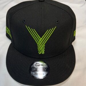 New Era Black and Green Yaamava Snapback Hat New no tags